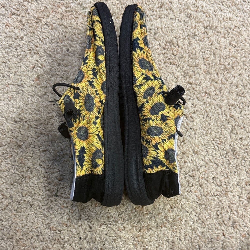 Simply Southern Brand,  Sunflower Shoes, Womens 8M, used - Picture 6 of 10